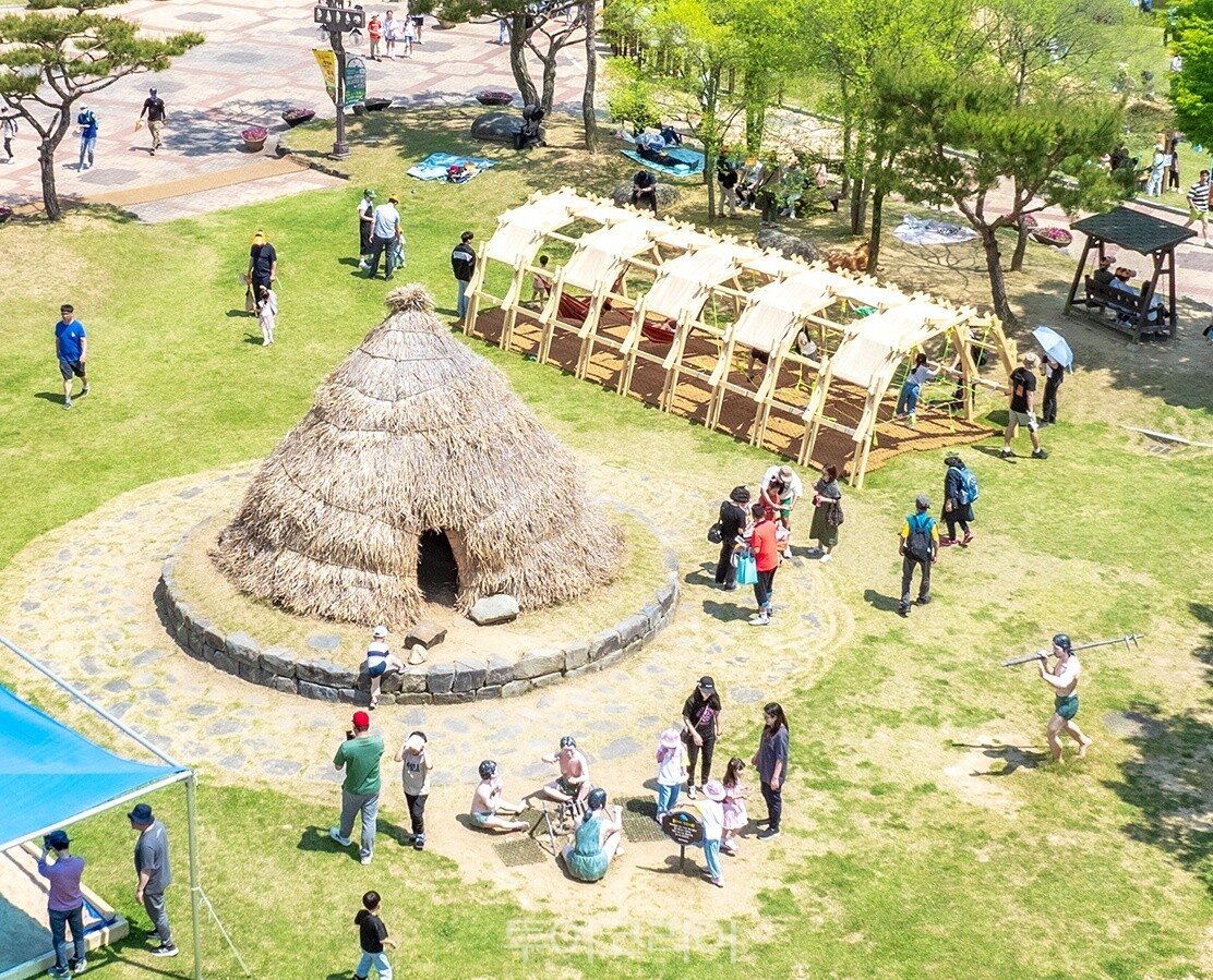 Overview of the Seokjangri Paleolithic Festival / Photo - Gongju City